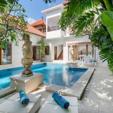 Super Value 3 Bed, Central Seminyak, Walk To Beach Ngoại thất bức ảnh